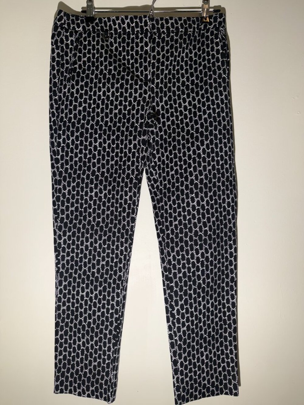 Adrianna Papell Black & White Geometric Print Ankle Pants | Size 6